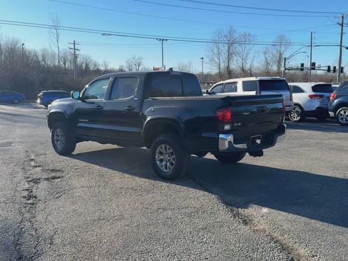 Used 2018 Toyota Tacoma SR5 image 6