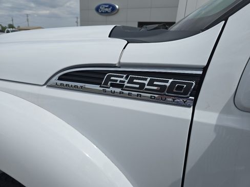 Used 2014 Ford F550 4x4 Crew Cab Super Duty w/ Lariat Interior Package image 13