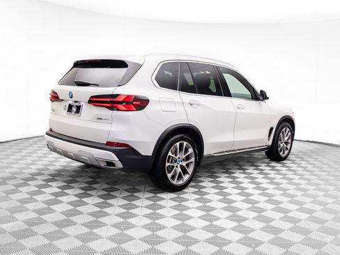Certified 2025 BMW X5 xDrive50e image 5