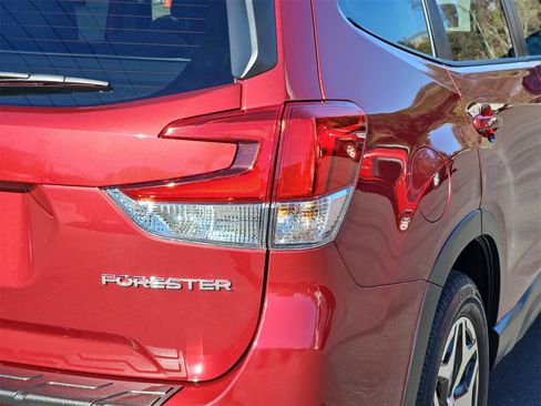 Certified 2023 Subaru Forester Premium image 37
