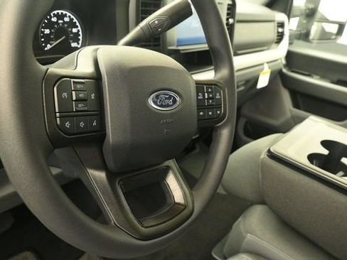 New 2026 Ford F250 XLT w/ FX4 Off-Road Package AWD/4WD image 15