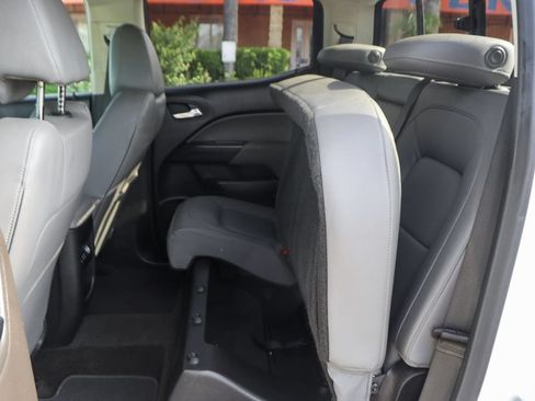 Used 2017 Chevrolet Colorado LT w/ Luxury Package, Chrome RWD image 38