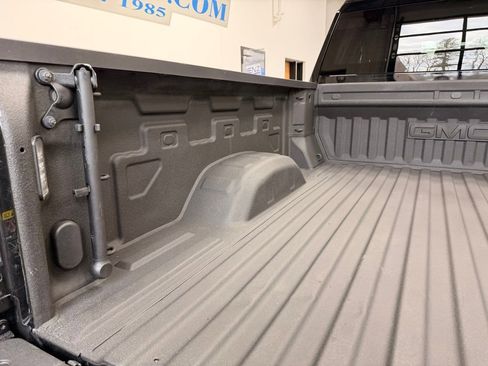 Used 2022 GMC Sierra 2500 Pro w/ Convenience Package image 8