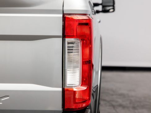Used 2018 Ford F250 Lariat w/ Chrome Package AWD/4WD image 19