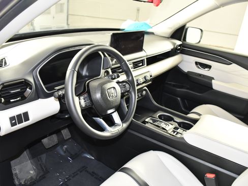 Certified 2026 Honda Pilot image 2