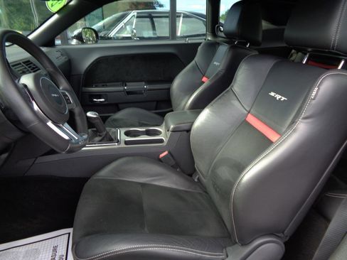 Used 2013 Dodge Challenger SRT8 w/ Harman Kardon Audio Group RWD image 12