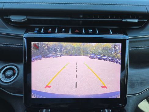 Used 2023 Jeep Grand Cherokee Overland AWD/4WD image 26