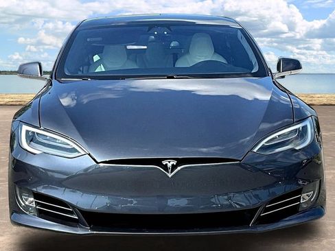 Used 2019 Tesla Model S Performance AWD/4WD image 2