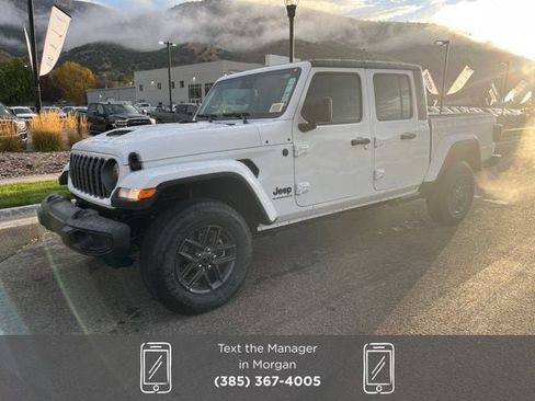 New 2025 Jeep Gladiator Sport image 8