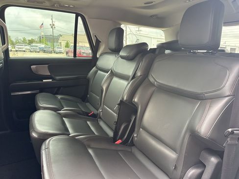 Used 2025 Ford Expedition Active AWD/4WD image 12