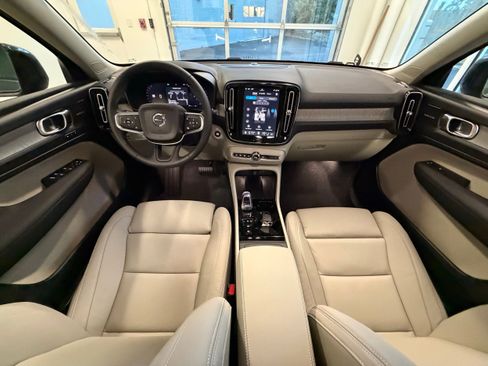 New 2026 Volvo XC40 B5 Ultra w/ Protection Package Premier image 18