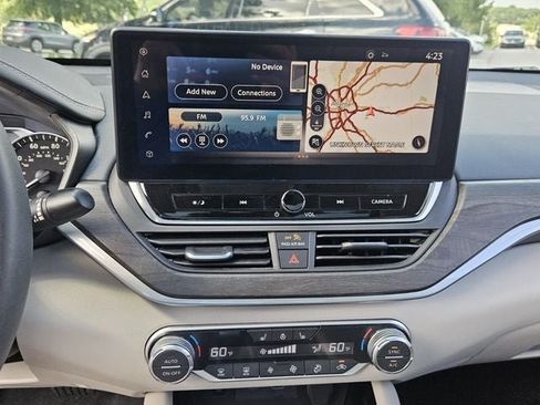 Used 2023 Nissan Altima 2.5 SL FWD image 23
