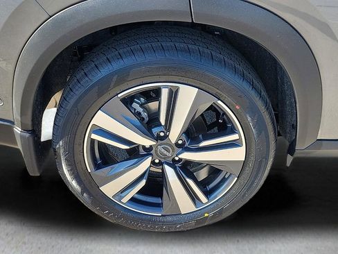 Used 2024 Nissan Rogue SL w/ SL Premium Package FWD image 7