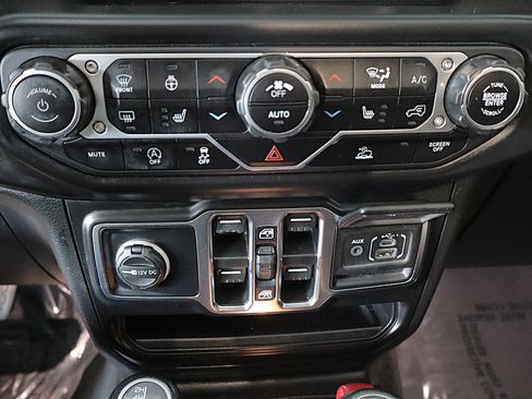 Used 2022 Jeep Wrangler Unlimited Sport AWD/4WD image 17