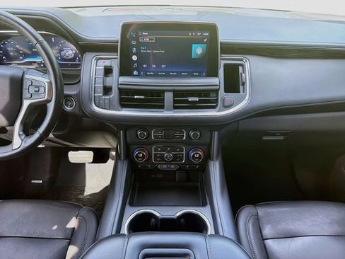 Used 2022 Chevrolet Tahoe Z71 w/ Luxury Package AWD/4WD image 20