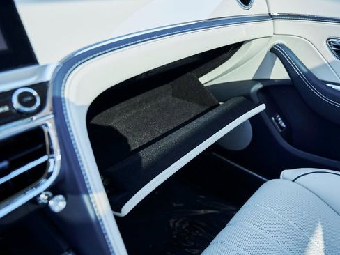 Used 2024 Bentley Flying Spur V8 image 78