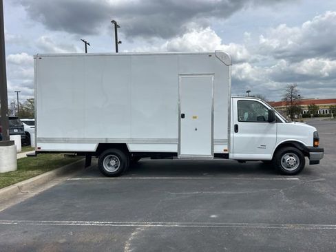 New 2026 Chevrolet Express 4500 w/ Power Convenience Package RWD image 2