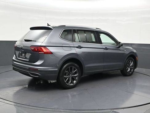 Used 2023 Volkswagen Tiguan SE FWD image 5