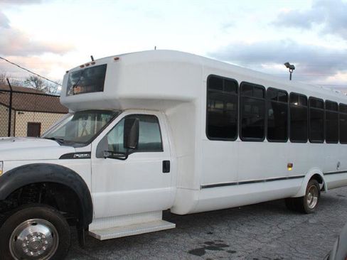 Used 2013 Ford F550 2WD Regular Cab Super Duty w/ Payload Upgrade Pkg image 3