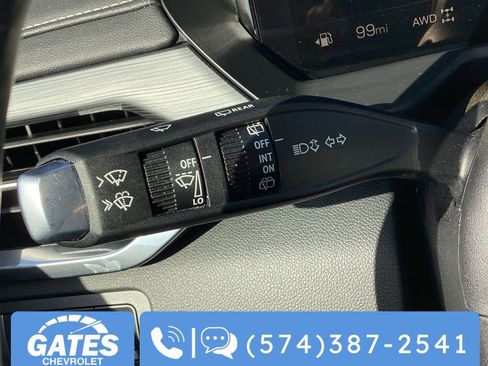 Used 2025 GMC Acadia Elevation image 31