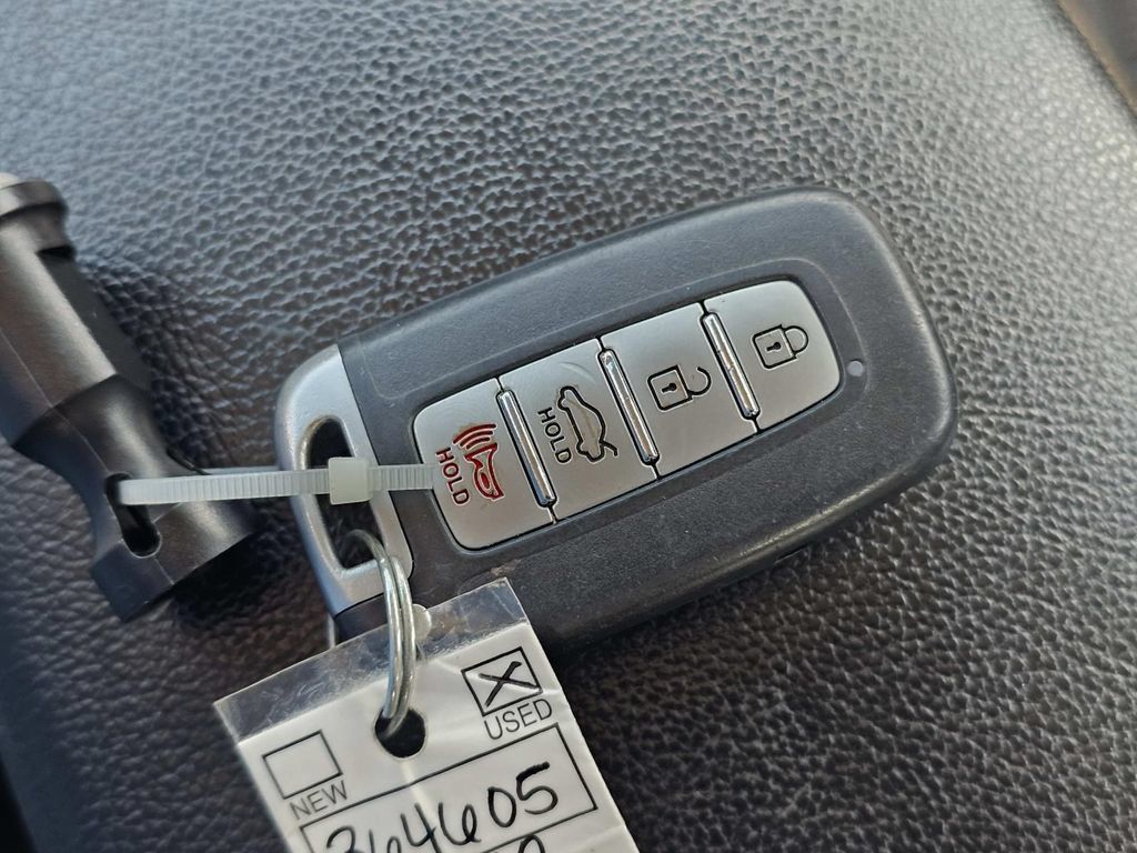 Used 2012 Hyundai Elantra Limited w/ Technology Pkg 5 FWD image 35