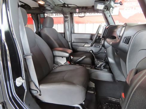 Used 2014 Jeep Wrangler Unlimited Sport AWD/4WD image 28