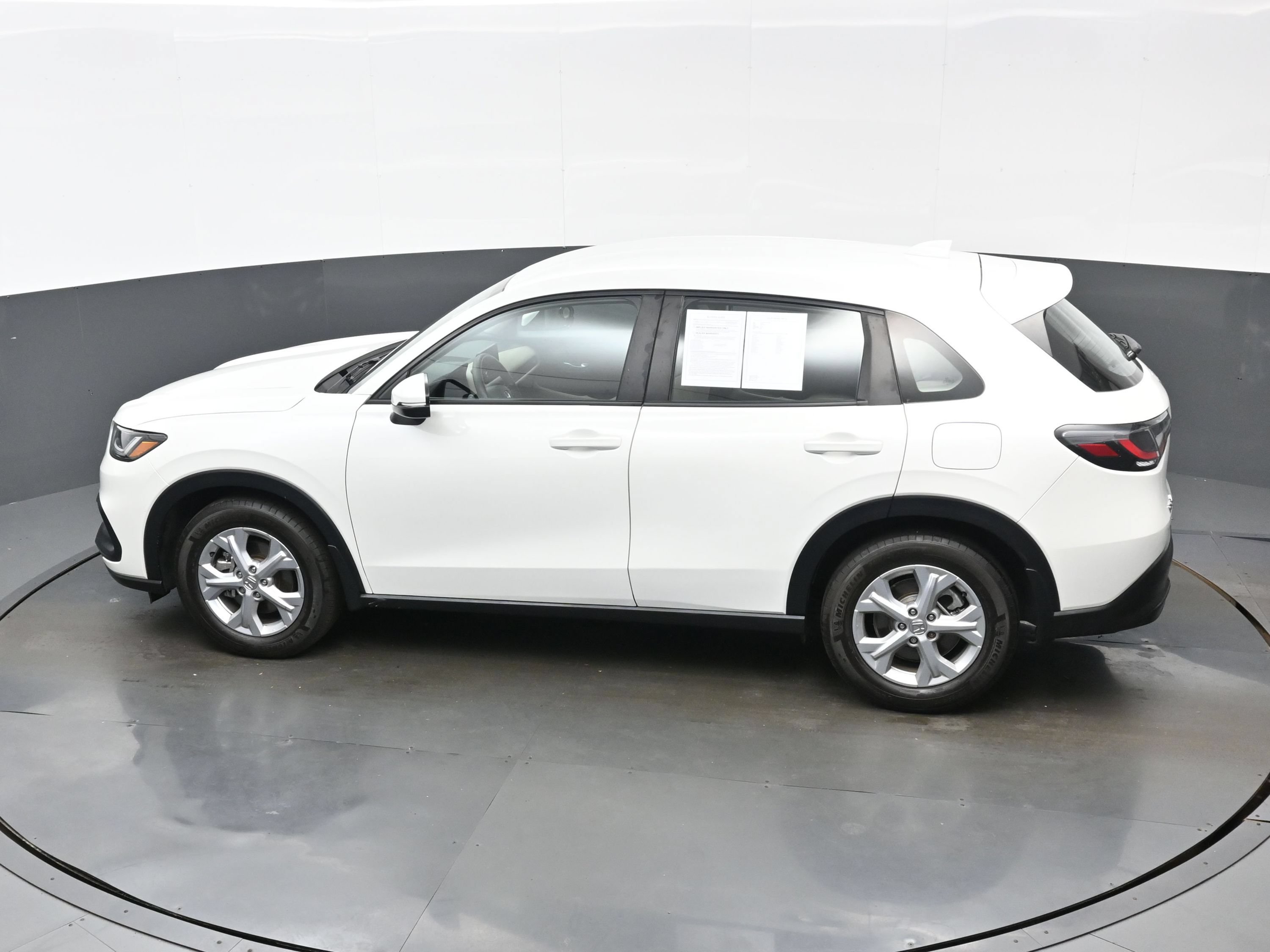 Used 2024 Honda HR-V LX image 34
