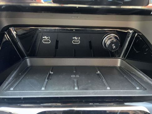 Certified 2025 Audi Q5 Prestige image 28