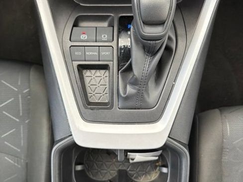 Used 2025 Toyota RAV4 XLE FWD image 13
