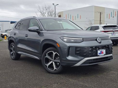 New 2026 Volkswagen Tiguan SE image 1