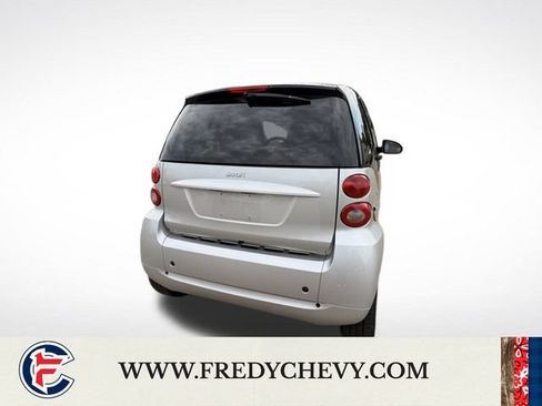 Used 2011 smart fortwo pure RWD image 7