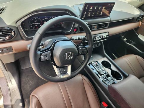 Used 2026 Honda Pilot Elite image 2