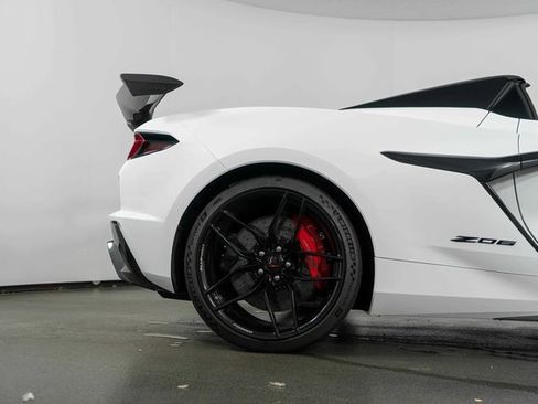 Used 2025 Chevrolet Corvette Z06 w/ Z07 Performance Package image 10