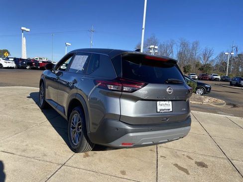 Used 2023 Nissan Rogue S image 8