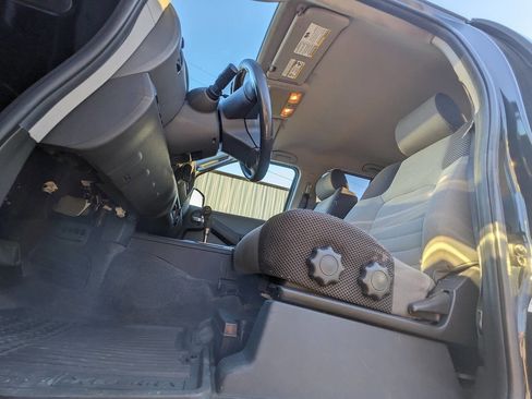 Used 2005 Nissan Xterra SE image 18