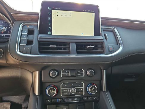Used 2024 Chevrolet Tahoe Premier AWD/4WD image 21