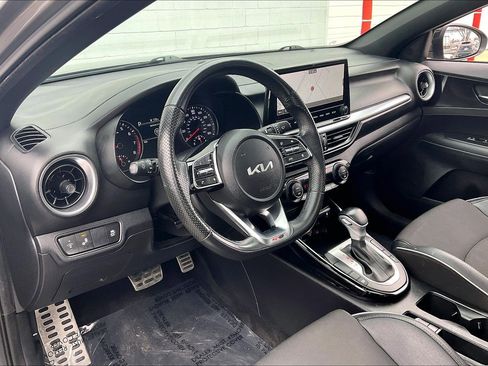 Used 2023 Kia Forte GT-Line w/ GT-Line Premium Package image 18