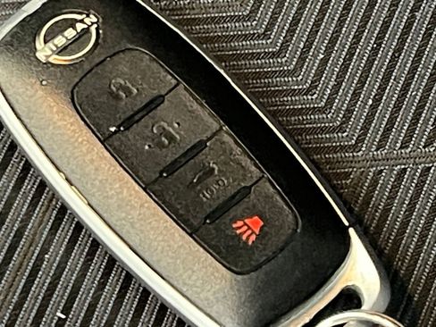 Used 2025 Nissan Versa SV image 22