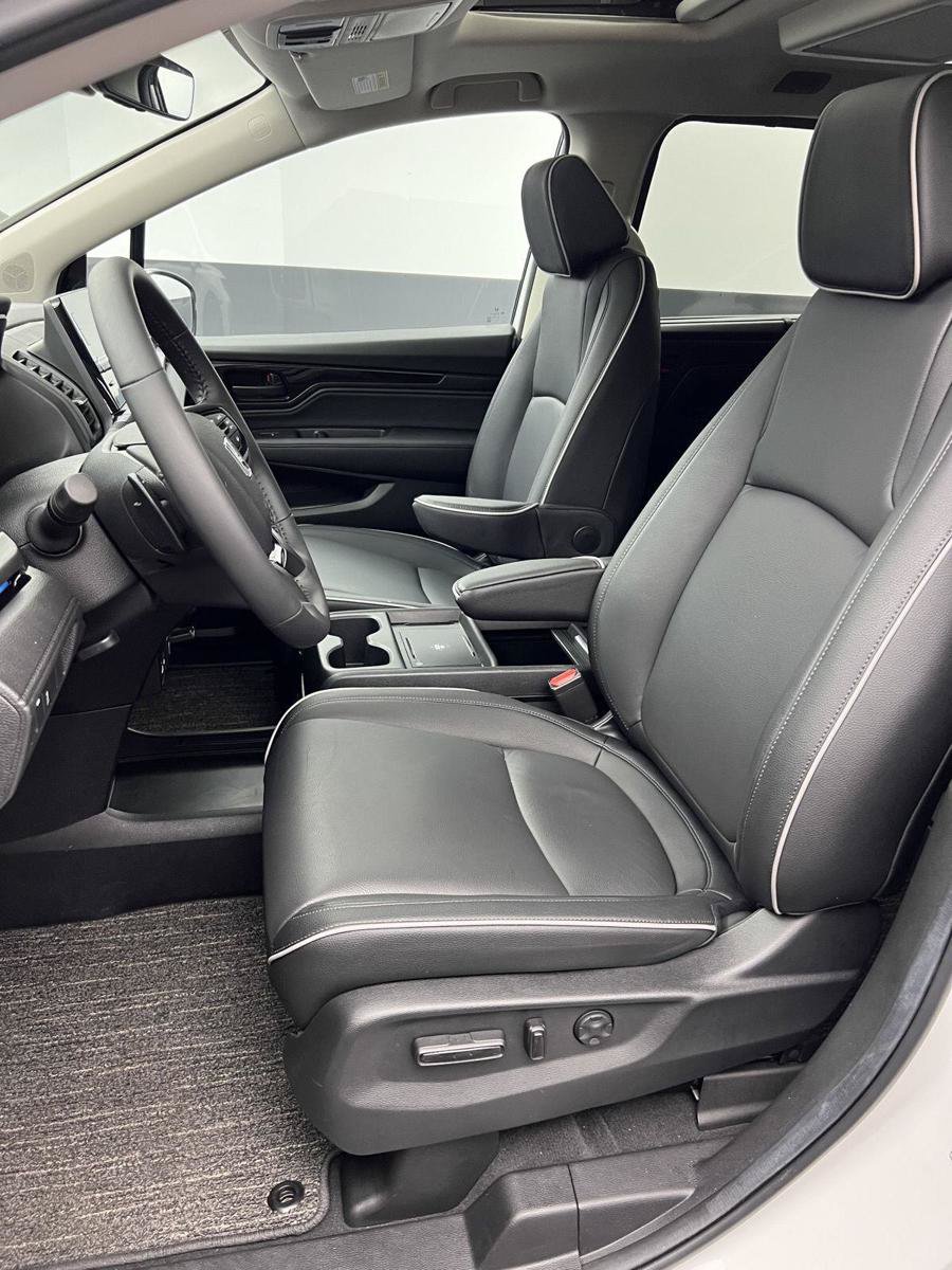 Certified 2026 Honda Odyssey Touring image 17