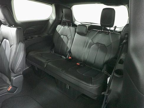 New 2026 Chrysler Pacifica Select AWD/4WD image 28