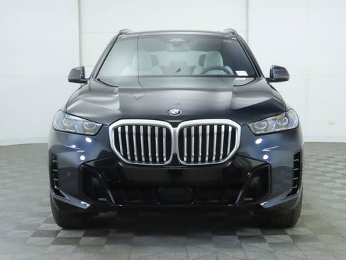 Used 2026 BMW X5 sDrive40i w/ M Sport Package image 3