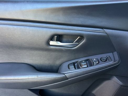 Used 2024 Nissan Sentra SV FWD image 11