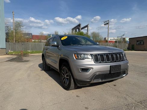 Used 2018 Jeep Grand Cherokee Limited AWD/4WD image 5