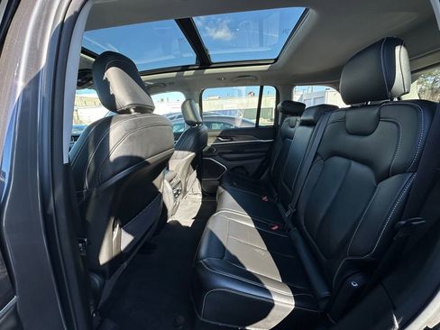 Used 2023 Jeep Grand Cherokee 4WD 4xe image 27