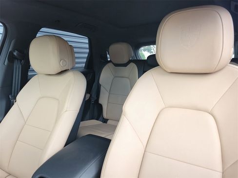 Used 2025 Porsche Cayenne E-Hybrid image 5