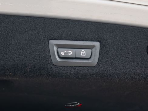 Used 2019 BMW 750i w/ M Sport Package RWD image 51