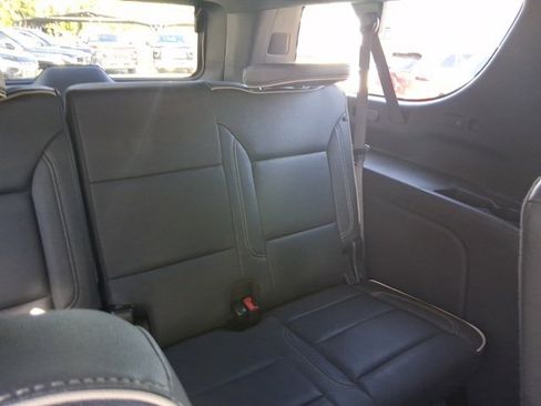 Certified 2025 Chevrolet Suburban Premier image 21