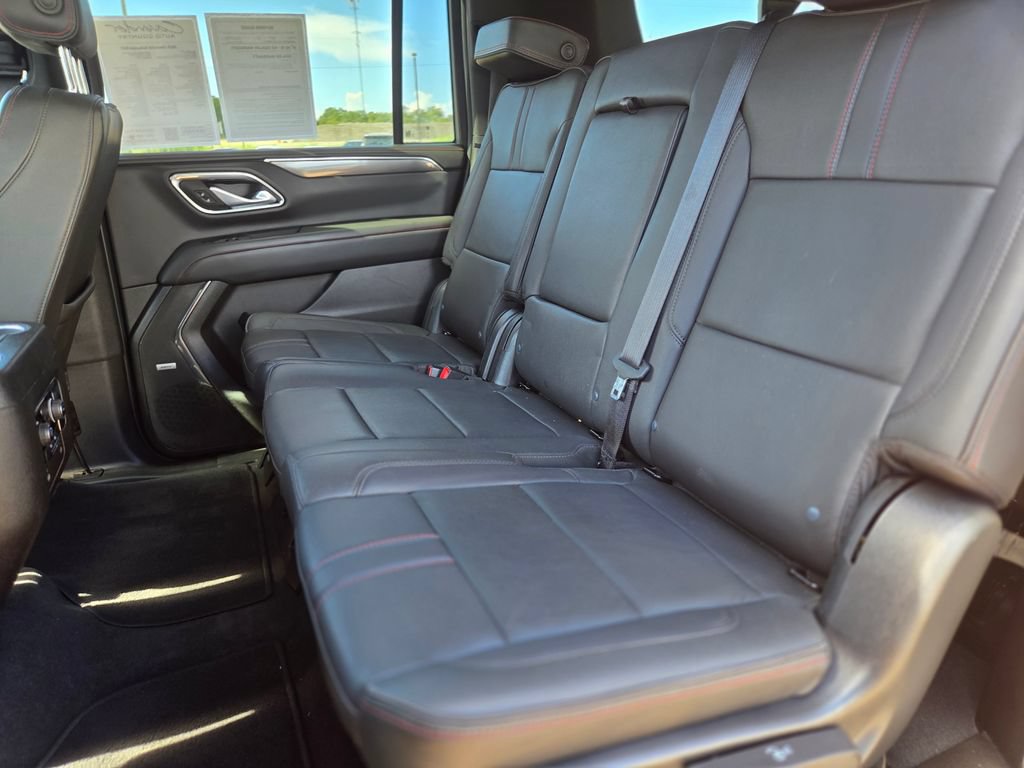 Used 2023 Chevrolet Suburban RST RWD image 16