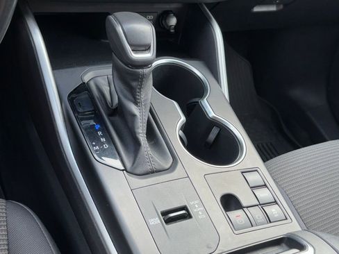 Used 2023 Toyota Highlander LE image 24