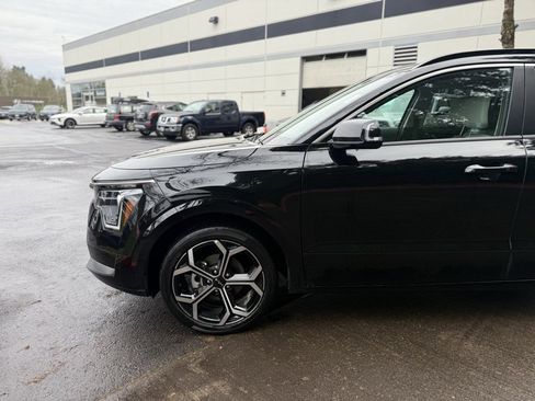 Used 2023 Kia Niro EX Touring image 9
